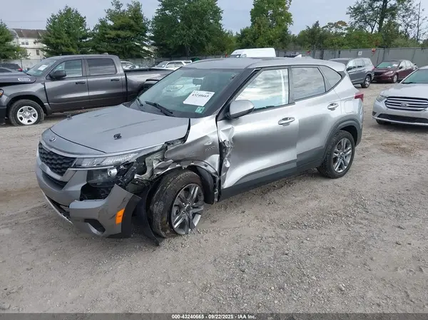 KNDEPCAA1M7162517 2021 KIA SELTOS - Image 2