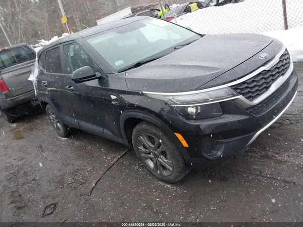 KNDEPCAA1M7163022 2021 KIA SELTOS - Image 1