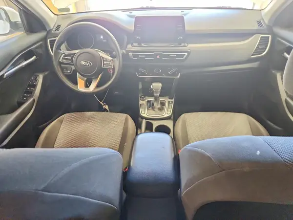 KNDEPCAA1M7188759 2021 KIA SELTOS - Image 8
