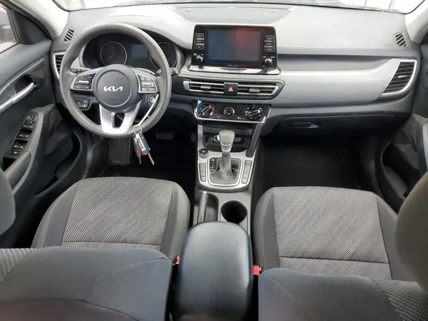 KNDEPCAA1N7345983 2022 KIA SELTOS - Image 8