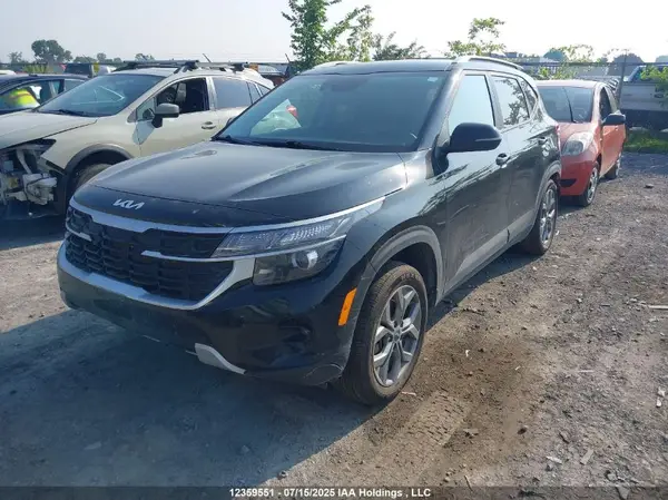 KNDEPCAA1R7475395 2024 KIA SELTOS - Image 2