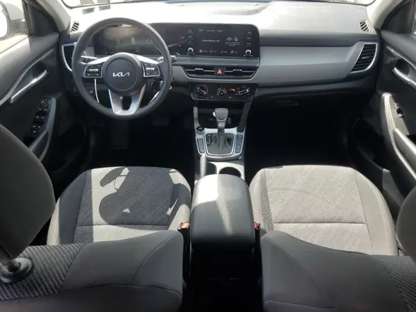 KNDEPCAA1R7481195 2024 KIA SELTOS - Image 8