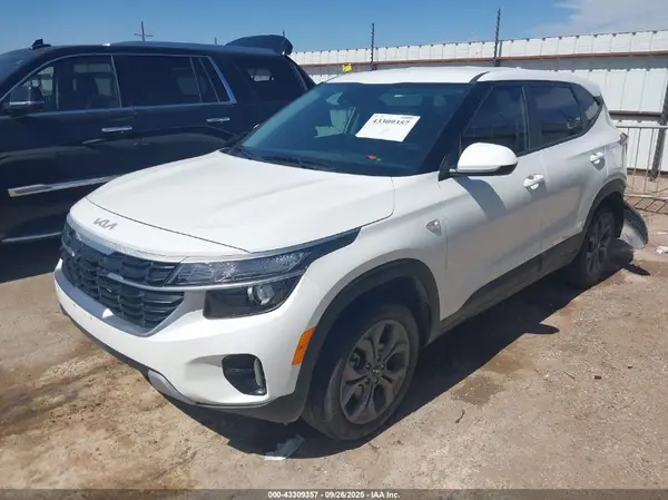 KNDEPCAA1R7634979 2024 KIA SELTOS - Image 2
