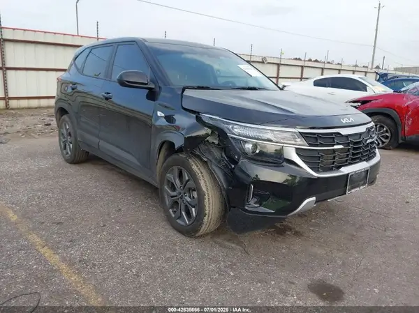 KNDEPCAA1R7644668 2024 KIA SELTOS - Image 1