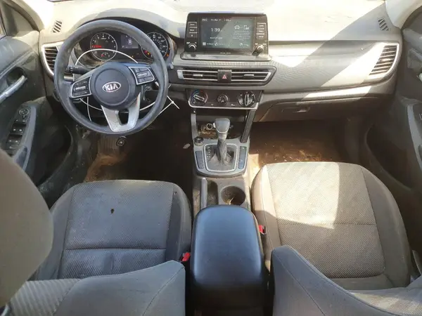 KNDEPCAA2M7049028 2021 KIA SELTOS - Image 8