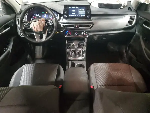 KNDEPCAA2M7137948 2021 KIA SELTOS - Image 8