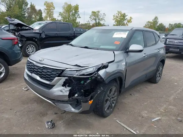 KNDEPCAA2M7141398 2021 KIA SELTOS - Image 2