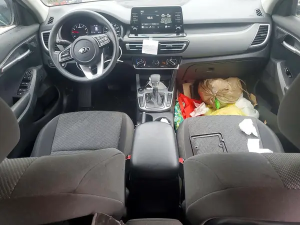 KNDEPCAA2M7143264 2021 KIA SELTOS - Image 8