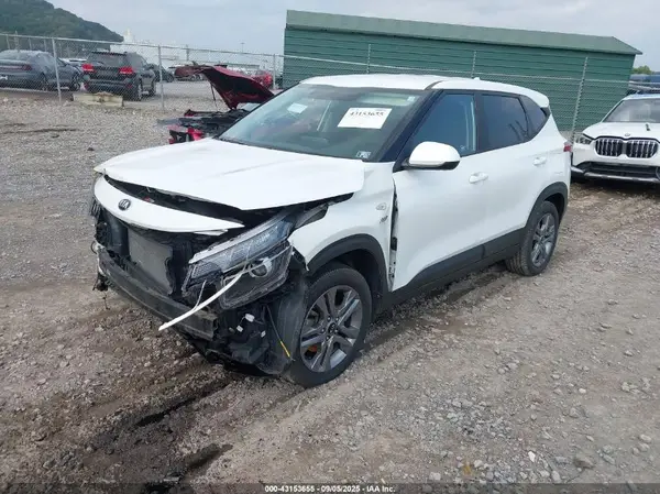 KNDEPCAA2M7152742 2021 KIA SELTOS - Image 2