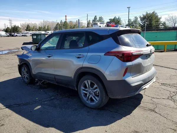 KNDEPCAA2M7185966 2021 KIA SELTOS - Image 2