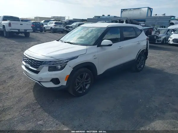 KNDEPCAA2N7335026 2022 KIA SELTOS - Image 2