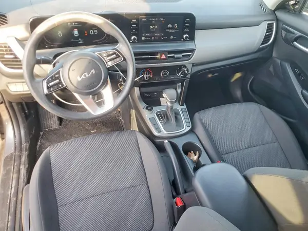 KNDEPCAA2R7503219 2024 KIA SELTOS - Image 8