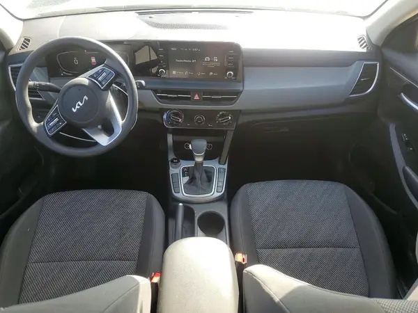 KNDEPCAA2R7524393 2024 KIA SELTOS - Image 8
