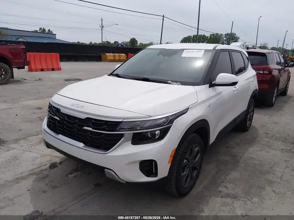 KNDEPCAA2R7556406 2024 KIA SELTOS - Image 2
