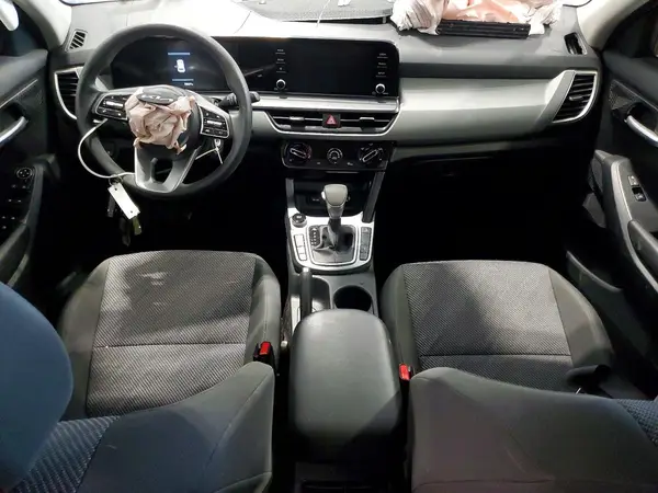KNDEPCAA2R7565459 2024 KIA SELTOS - Image 8