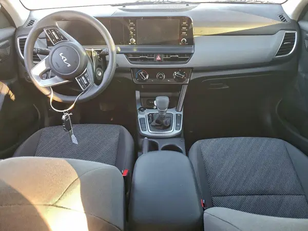 KNDEPCAA2R7586957 2024 KIA SELTOS - Image 8
