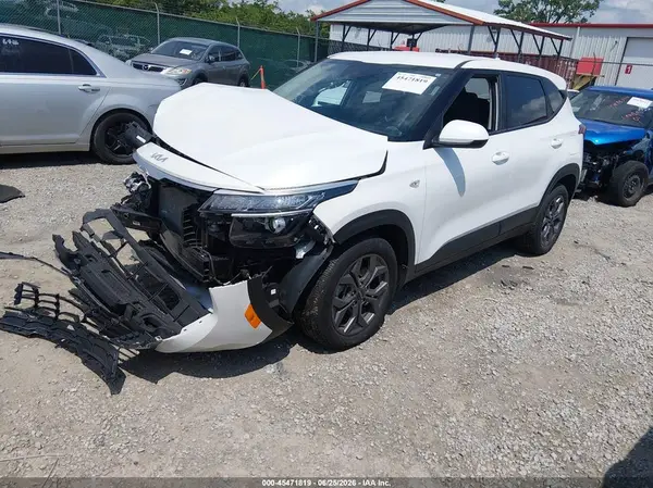 KNDEPCAA2R7603840 2024 KIA SELTOS - Image 2