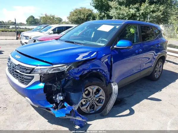 KNDEPCAA2R7631556 2024 KIA SELTOS - Image 2