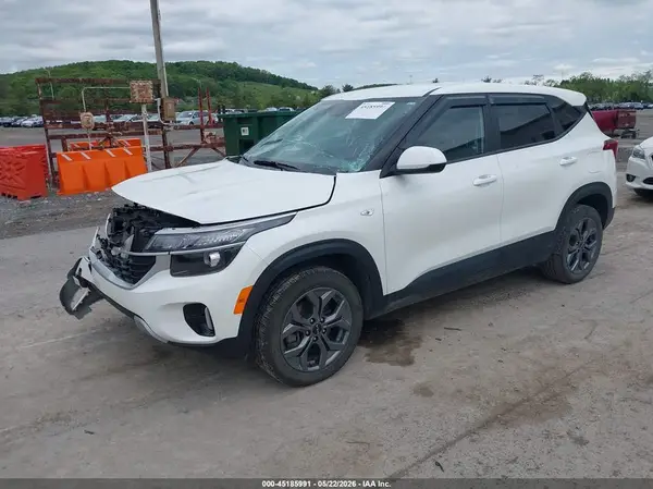 KNDEPCAA2R7644761 2024 KIA SELTOS - Image 2