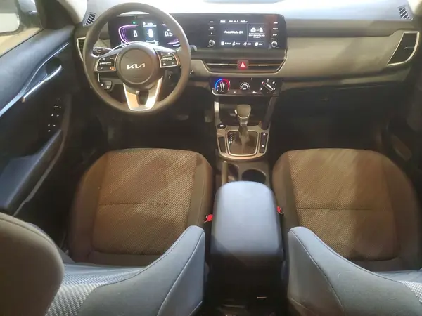 KNDEPCAA2R7653606 2024 KIA SELTOS - Image 8