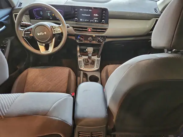KNDEPCAA2R7657168 2024 KIA SELTOS - Image 8
