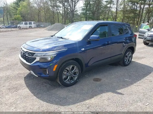 KNDEPCAA2S7799882 2025 KIA SELTOS - Image 2