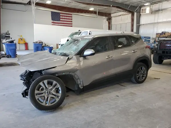 KNDEPCAA3M7049054 2021 KIA SELTOS - Image 1