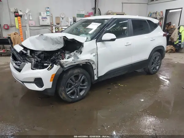 KNDEPCAA3M7061415 2021 KIA SELTOS - Image 2