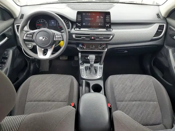 KNDEPCAA3M7082264 2021 KIA SELTOS - Image 8