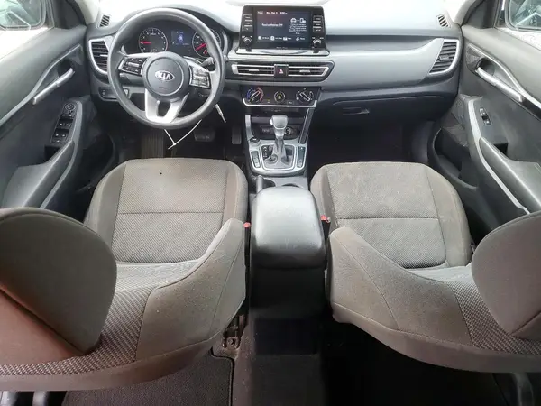 KNDEPCAA3M7096889 2021 KIA SELTOS - Image 8