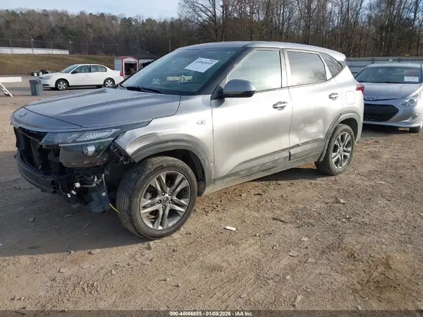 KNDEPCAA3M7113819 2021 KIA SELTOS - Image 2