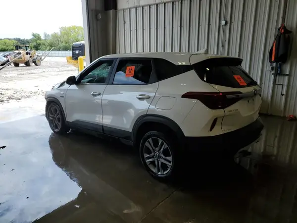 KNDEPCAA3M7133505 2021 KIA SELTOS - Image 2