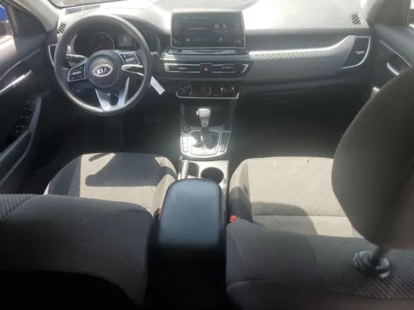KNDEPCAA3M7137487 2021 KIA SELTOS - Image 8