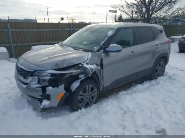 KNDEPCAA3M7157514 2021 KIA SELTOS - Image 2