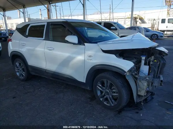 KNDEPCAA3M7165466 2021 KIA SELTOS - Image 1