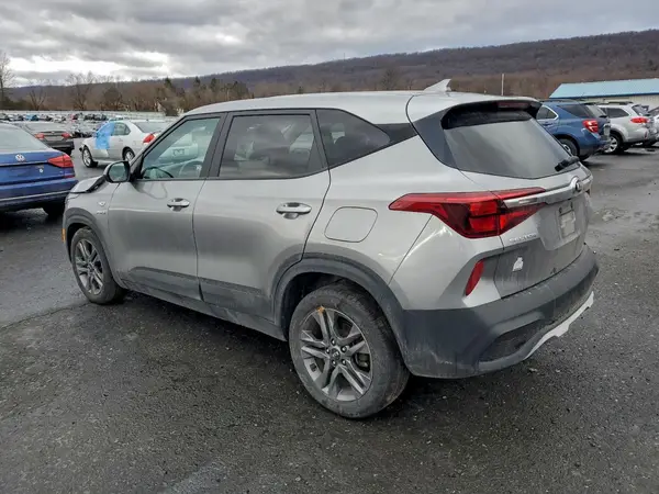KNDEPCAA3M7173065 2021 KIA SELTOS - Image 2