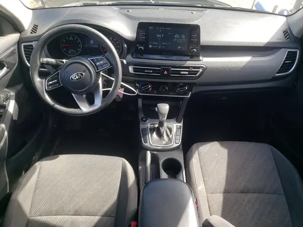 KNDEPCAA3M7173714 2021 KIA SELTOS - Image 8