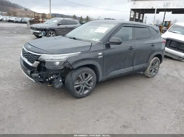 KNDEPCAA3M7228419 2021 KIA SELTOS - Image 2