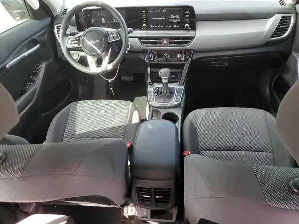 KNDEPCAA3R7474314 2024 KIA SELTOS - Image 8