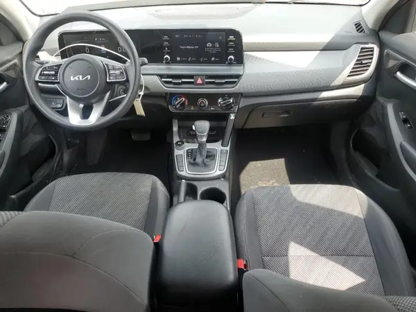 KNDEPCAA3R7474684 2024 KIA SELTOS - Image 8
