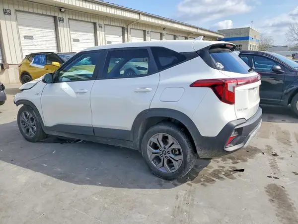 KNDEPCAA3R7522944 2024 KIA SELTOS - Image 2