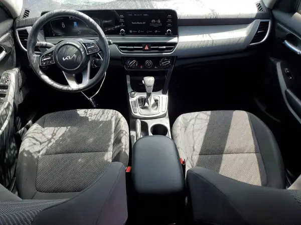 KNDEPCAA3R7529117 2024 KIA SELTOS - Image 8