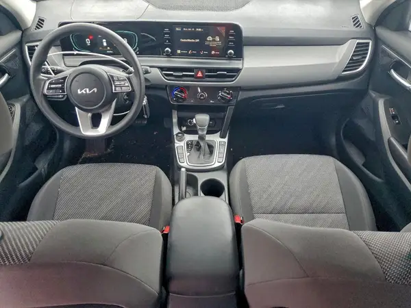 KNDEPCAA3R7575255 2024 KIA SELTOS - Image 8
