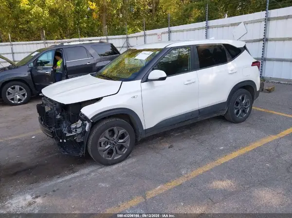 KNDEPCAA3R7609937 2024 KIA SELTOS - Image 2
