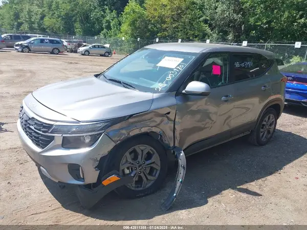 KNDEPCAA3R7623904 2024 KIA SELTOS - Image 2