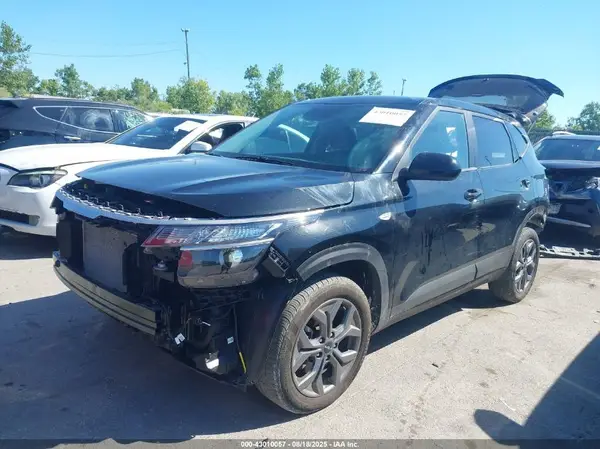 KNDEPCAA3R7636300 2024 KIA SELTOS - Image 2