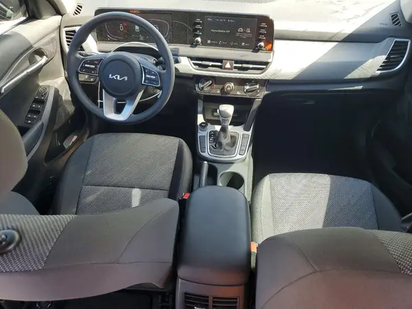 KNDEPCAA3S7740906 2025 KIA SELTOS - Image 8