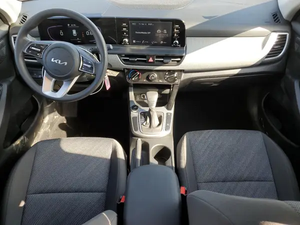 KNDEPCAA3T7828498 2026 KIA SELTOS - Image 8