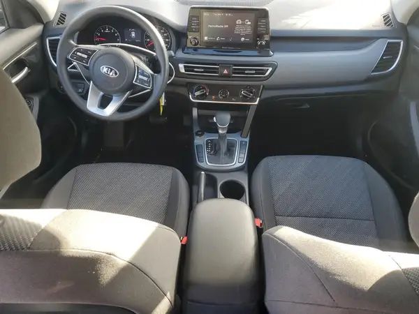 KNDEPCAA4M7073878 2021 KIA SELTOS - Image 8