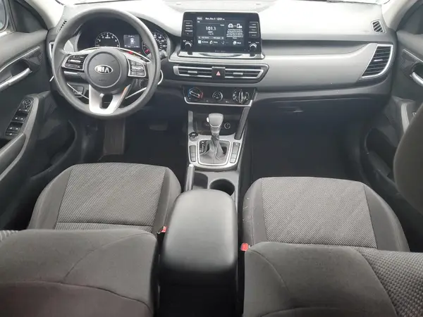 KNDEPCAA4M7081463 2021 KIA SELTOS - Image 8